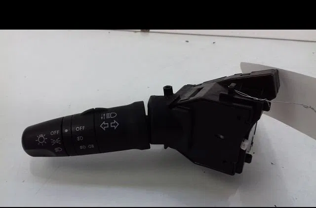 Commande clignotant Nissan ALMERA TINO (V10) 2.2 dci (2000-2006) occasion — photo 4