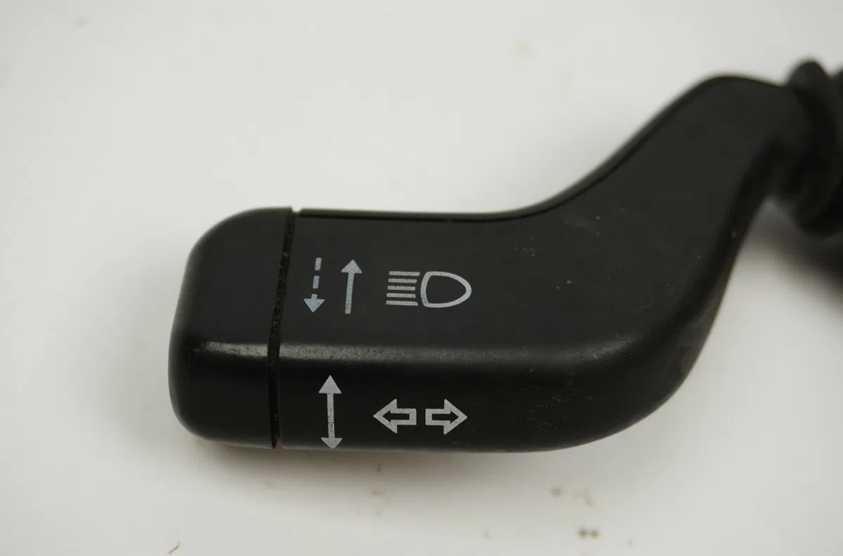 Commande clignotant Opel TIGRA TwinTop (X04) 1.8 (r97) (2004-2010) occasion — photo 2