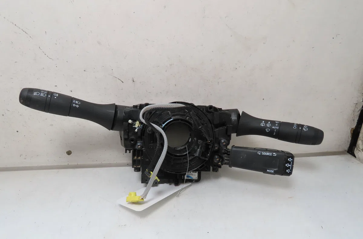 Commande clignotant Renault CAPTUR II (HF_) E-tech 145 (hfmu) (2022) 5 portes occasion — photo 2