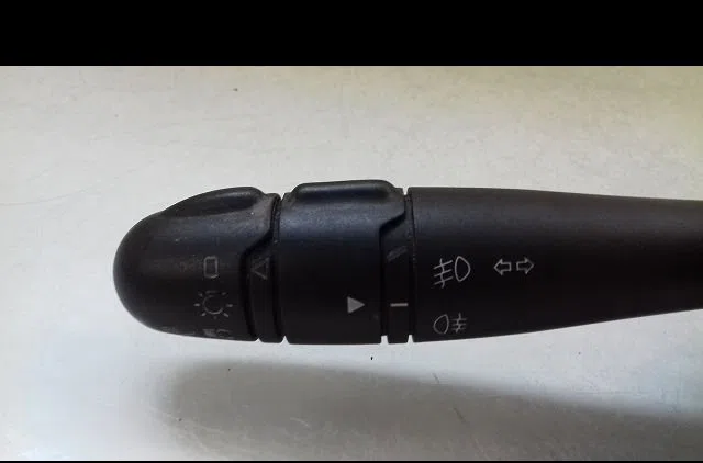 Commande clignotant Renault LAGUNA II (BG0-1_) 1.9 dci (2001-2007) occasion — photo 2