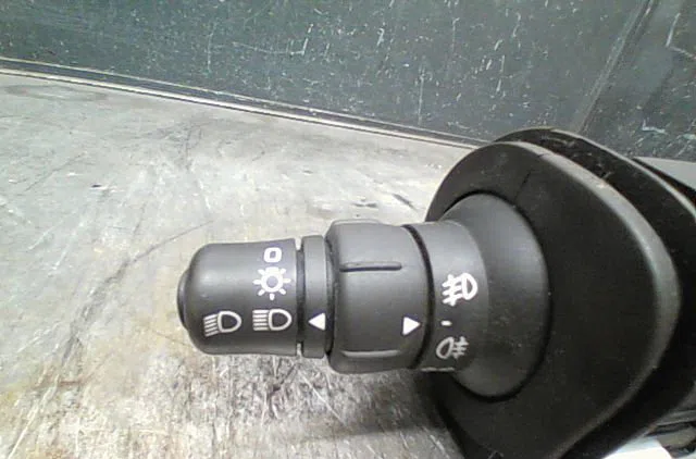 Commande clignotant Renault SCÉNIC II (JM0-1_) 1.9 dci (jm14) (2005-2008) 5 portes occasion — photo 2