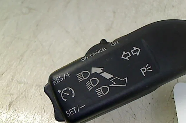 Commande clignotant Seat ALTEA XL (5P5, 5P8) 1.9 tdi (2006-2010) 5 portes occasion — photo 2