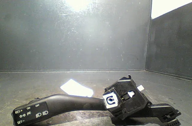 Commande clignotant Seat LEON (1P1) 1.9 tdi (2005-2010) 5 portes occasion — photo 2