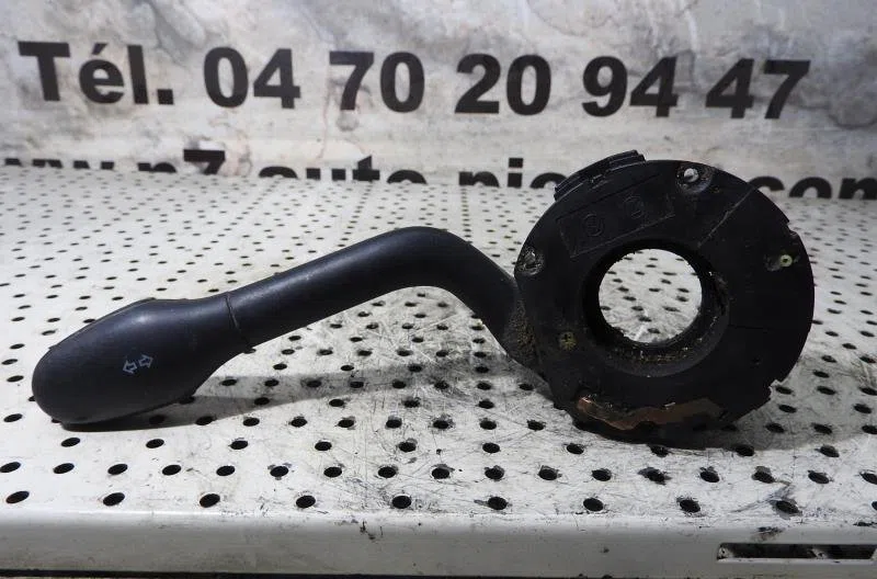 Commande clignotant VOLKSWAGEN CADDY 2 occasion — photo 4