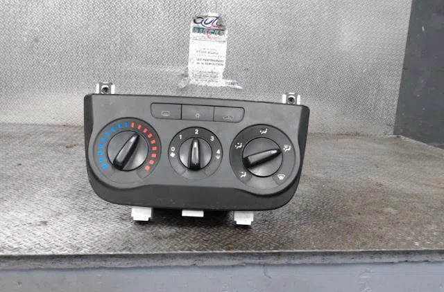 Commande de chauffage FIAT GRANDE PUNTO  GRANDE PUNTO occasion — photo 2