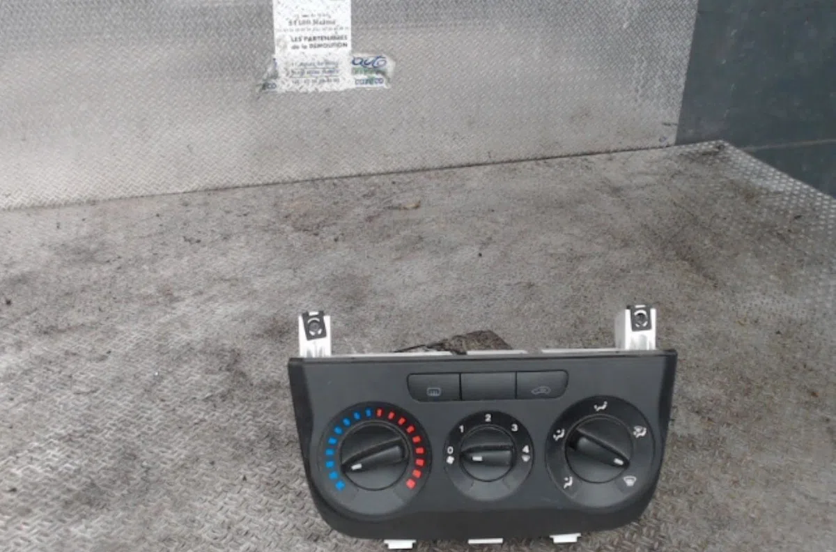 Commande de chauffage FIAT PUNTO EVO 3  PUNTO EVO 3 occasion — photo 2