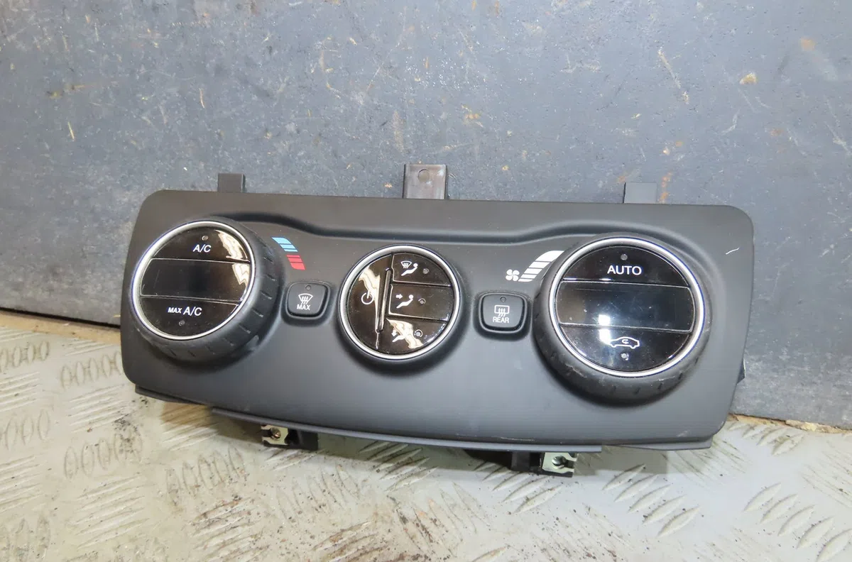 Commande de chauffage Fiat TIPO A trois volumes (356_, 357_) 1.4 (356sxa1b) (2015-2020) occasion — photo 4