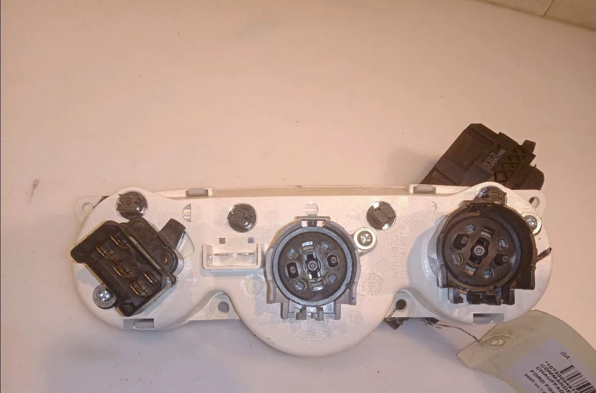 Commande de chauffage Ford FOCUS I (DAW, DBW) 1.8 16v (1998-2004) occasion — photo 2