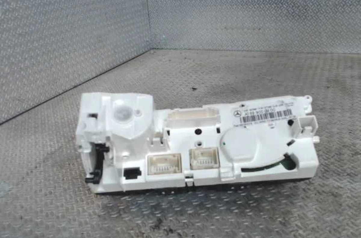Commande de chauffage MERCEDES CLASSE A 169  CLASSE A 169 PHASE 2 occasion