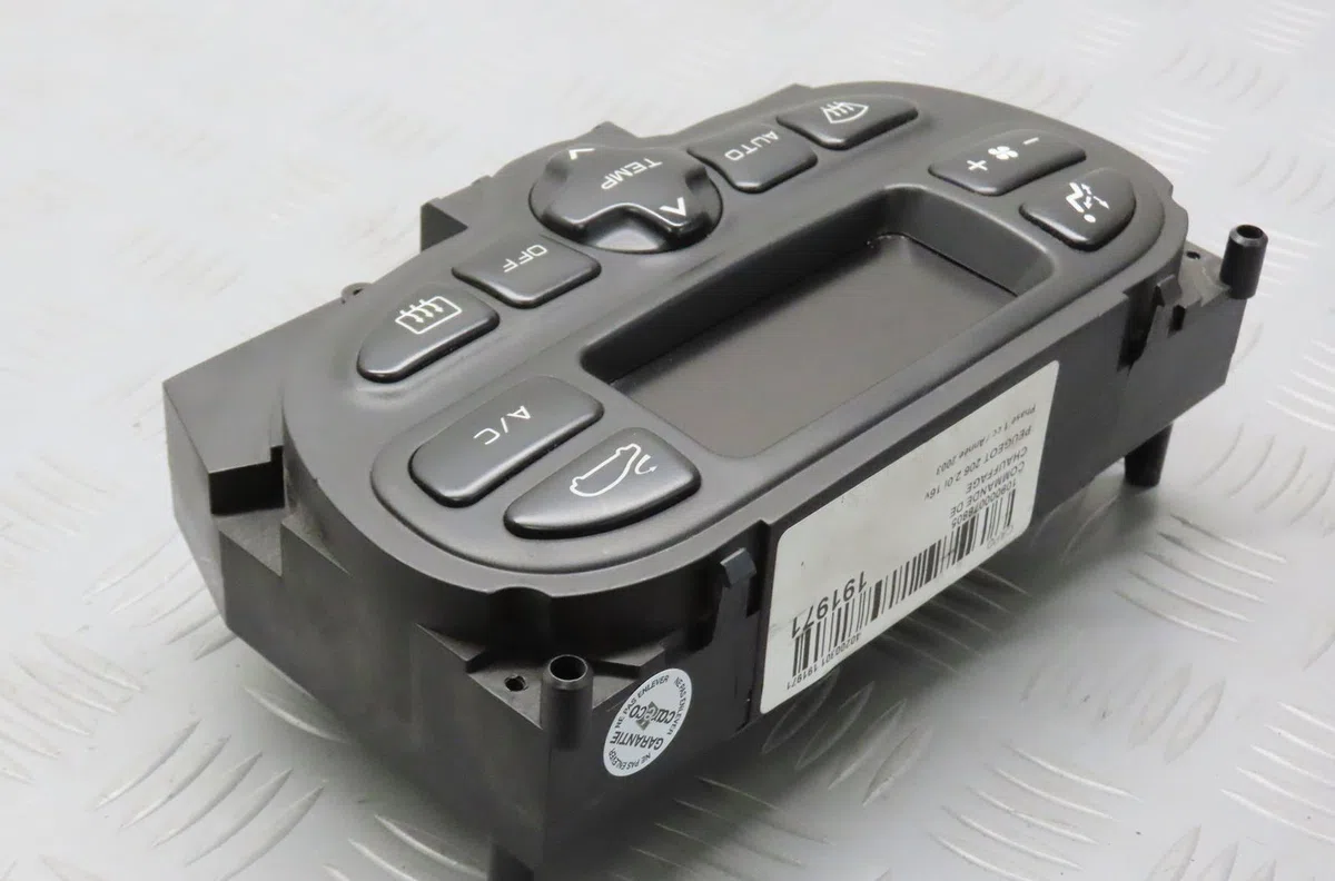 Commande de chauffage Peugeot 206 3-5 portes (2A-C) 2.0 rc (2003-2007) occasion — photo 3