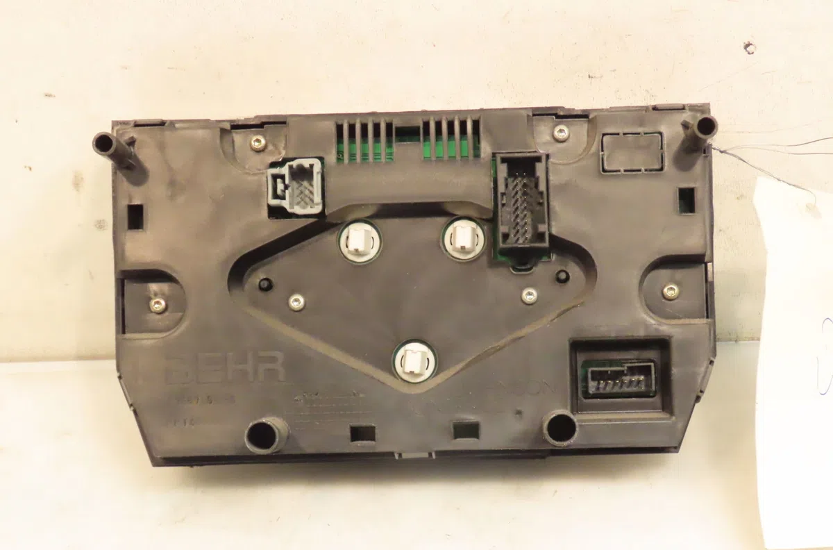 Commande de chauffage Peugeot 206 SW (2E-K) 1.4 hdi (2002-2007) 5 portes occasion