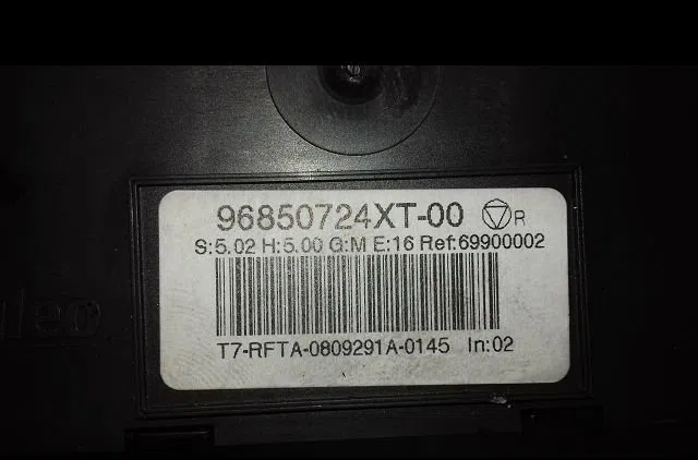 Commande de chauffage Peugeot 308 I (4A_, 4C_) 2.0 hdi (2007-2014) 3 portes occasion — photo 3