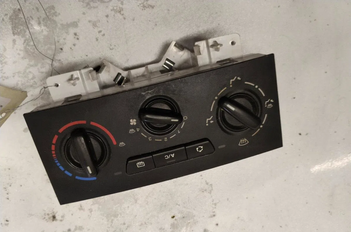 Commande de chauffage PEUGEOT PARTNER 2 PHASE 1 occasion — photo 2