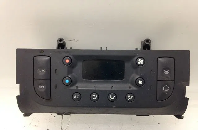 Commande de chauffage RENAULT CLIO II 2001 occasion — photo 4