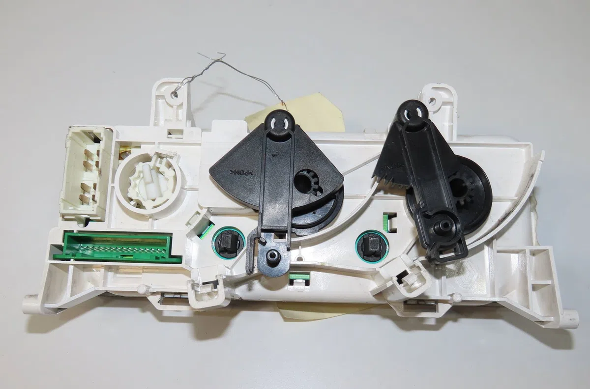 Commande de chauffage Renault CLIO II (BB_, CB_) 1.5 dci (b-cb3m) (2005-2010) 3 portes occasion — photo 2