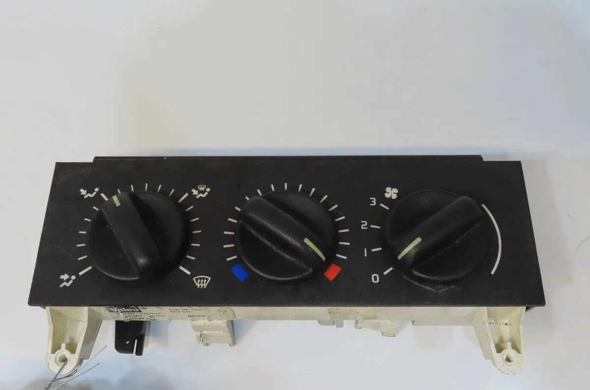 Commande de chauffage Renault MASTER II Autobus-Autocar (JD) 2.5 d (1998-2001) occasion — photo 2