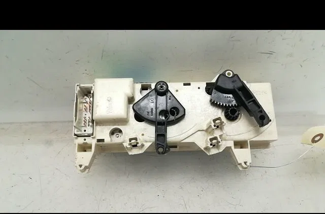 Commande de chauffage Renault MEGANE I (BA0-1_) 1.9 dci (ba05, ba1f) (2001-2003) occasion — photo 2