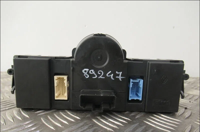 Commande de chauffage Renault MEGANE II Break (KM0-1_) 1.5 dci (km0f, km0t, km2b) (2003-2006) occasion — photo 2