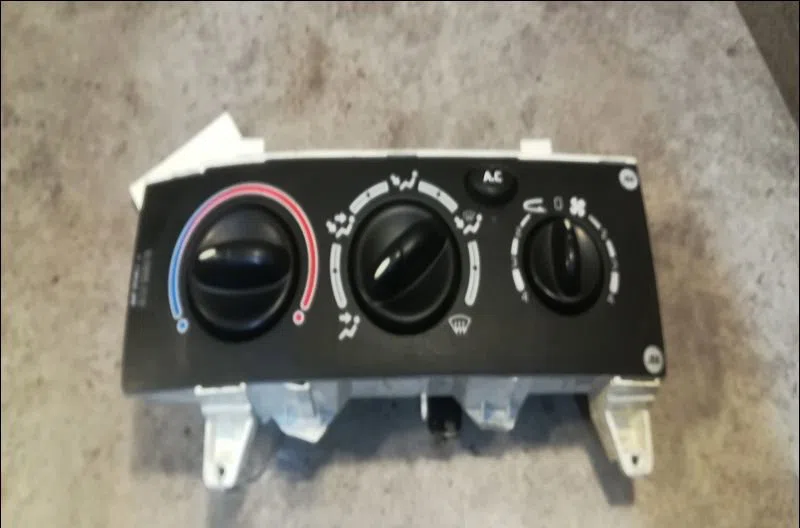 Commande de chauffage Renault SCÉNIC I Monospace (JA0-1_, FA0_) 1.9 dti (ja1u) (2001-2003) occasion — photo 4