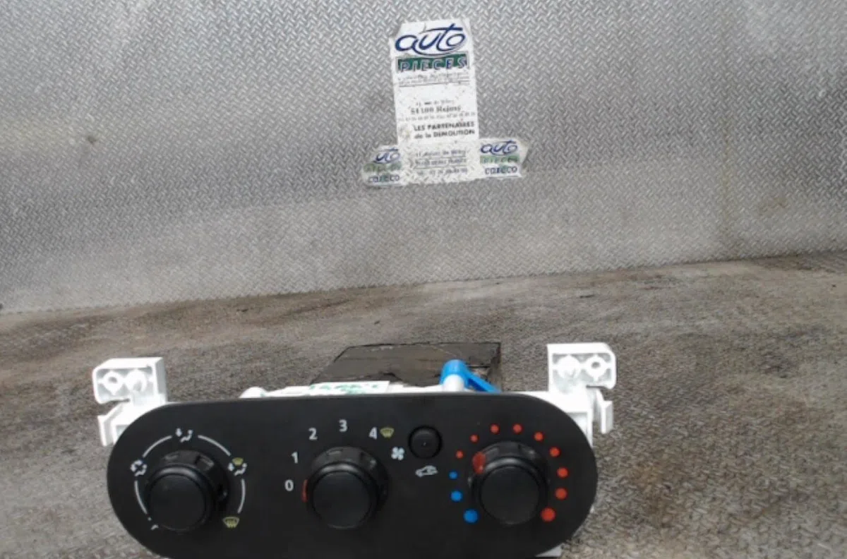 Commande de chauffage RENAULT TRAFIC 3 COURT  TRAFIC 3 COURT PHASE 2 occasion — photo 2