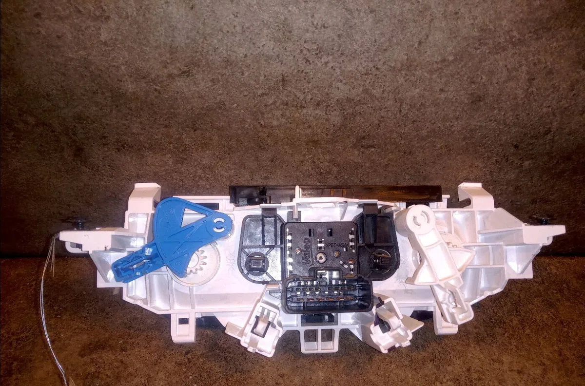 Commande de chauffage Renault TWINGO II (CN0_) 1.2 16v (cn04, cn0a, cn0b) (2007-2014) 3 portes occasion — photo 2