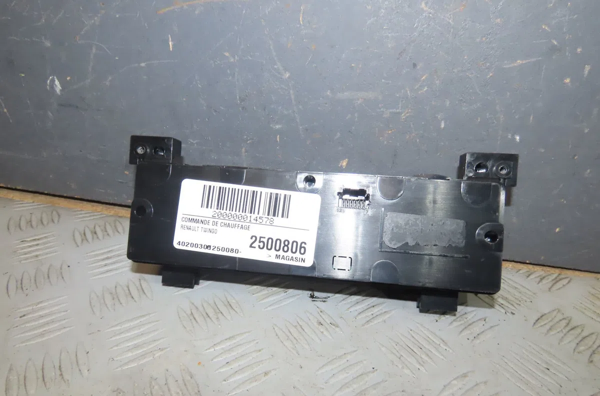 Commande de chauffage Renault TWINGO III (BCM_, BCA_) 1.0 sce 70 (2014) 5 portes occasion — photo 2