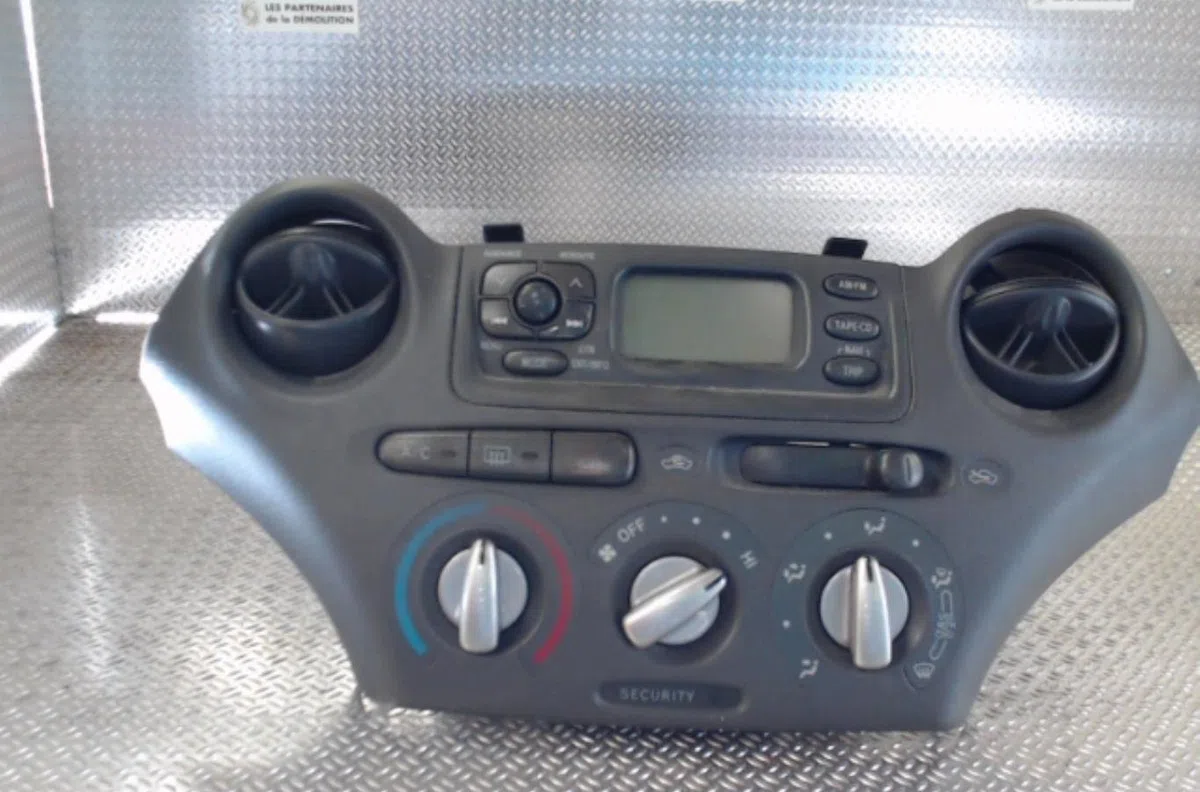 Commande de chauffage Toyota YARIS (_P1_) 1.5 (ncp13_) (2003-2005) occasion — photo 2