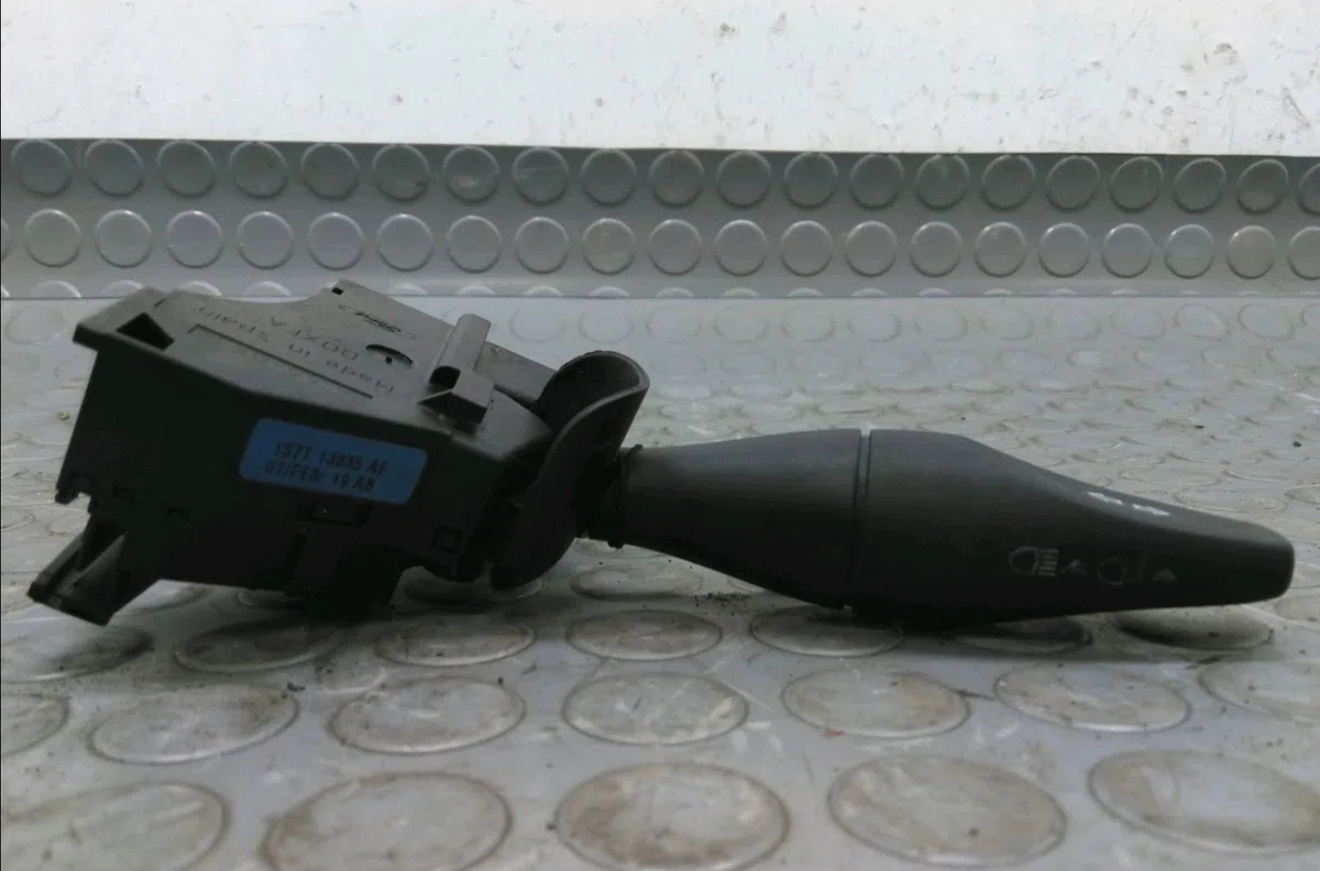 Commande eclairage Ford FIESTA V (JH_, JD_) 1.3 (2001-2008) 3 portes occasion — photo 3