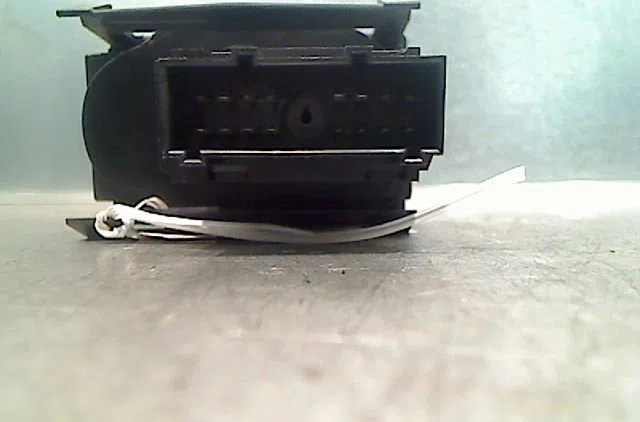 Commande eclairage Ford FIESTA V (JH_, JD_) 1.4 tdci (2001-2008) 5 portes occasion — photo 2