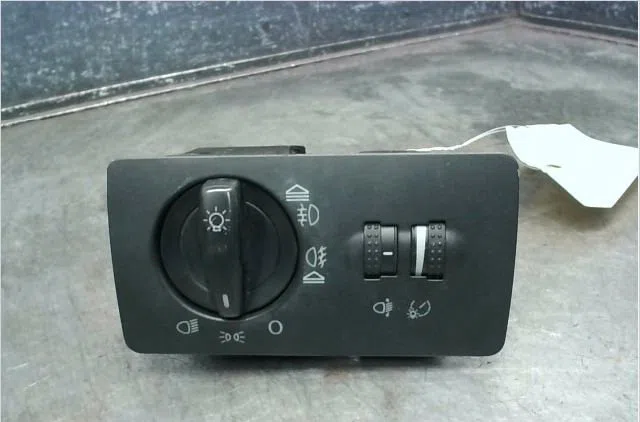 Commande eclairage Skoda FABIA I (6Y2) 1.4 tdi (2005-2008) occasion — photo 4