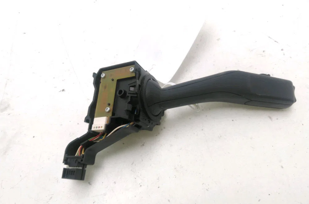 Commande eclairage Volkswagen GOLF V (1K1) 1.9 tdi (2003-2008) 5 portes occasion — photo 2