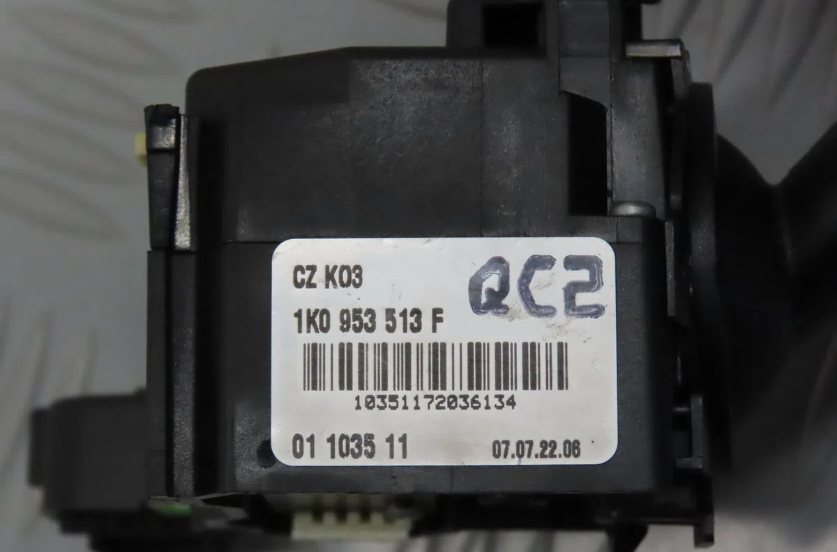 Commande eclairage Volkswagen GOLF V (1K1) 2.0 tdi 16v (2003-2008) occasion — photo 4