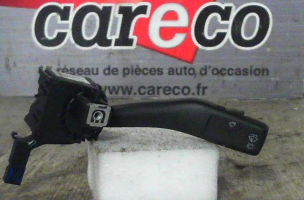 Commande essuie glace Audi A3 (8P1) 1.9 tdi (2003-2010) 3 portes occasion — photo 2