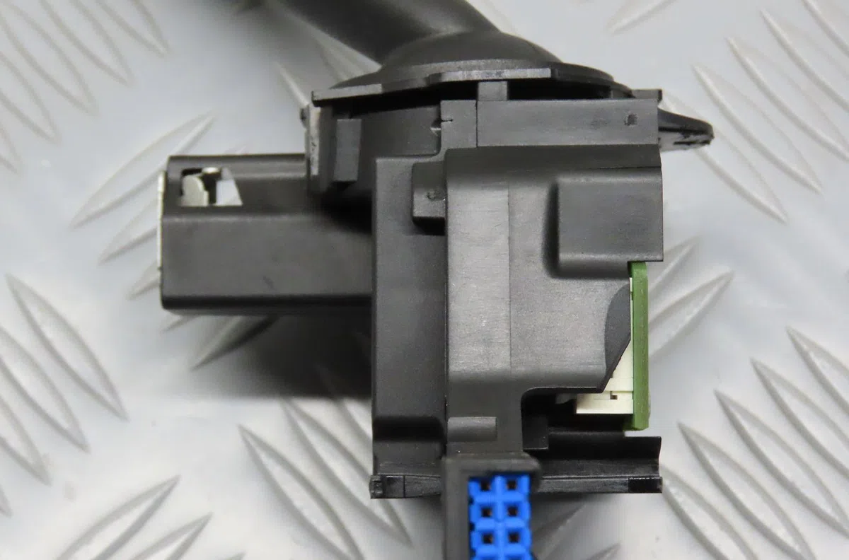 Commande essuie glace Audi A3 (8P1) 2.0 tdi 16v (2003-2012) 3 portes occasion — photo 3
