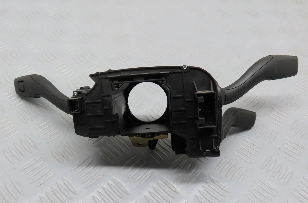Commande essuie glace Audi A4 B6 Avant (8E5) 1.9 tdi (2001-2004) occasion — photo 4