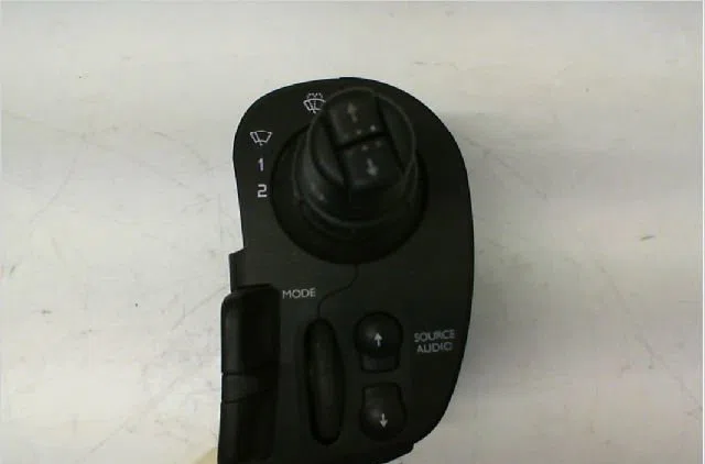 Commande essuie glace RENAULT CLIO III Phase 1 09-2005--03-2009 1.2 TCE 16v 100ch occasion — photo 4