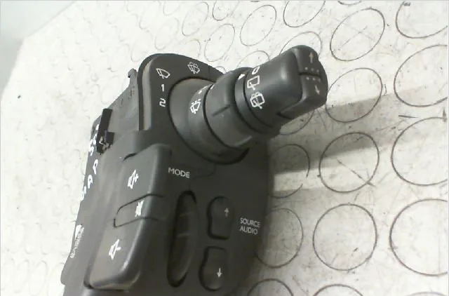 Commande essuie glace RENAULT CLIO III Phase 1 09-2005--03-2009 1.5 DCI 70ch occasion — photo 2