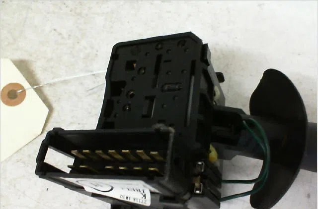 Commande essuie glace RENAULT TWINGO II Phase 1 06-2007--11-2011 1.5 DCI 65ch occasion — photo 2