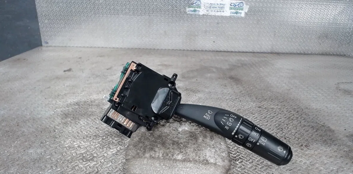 Commande essuie glace Subaru OUTBACK (BL, BP) 2.0 d awd (bpd) (2008-2009) 5 portes occasion — photo 2