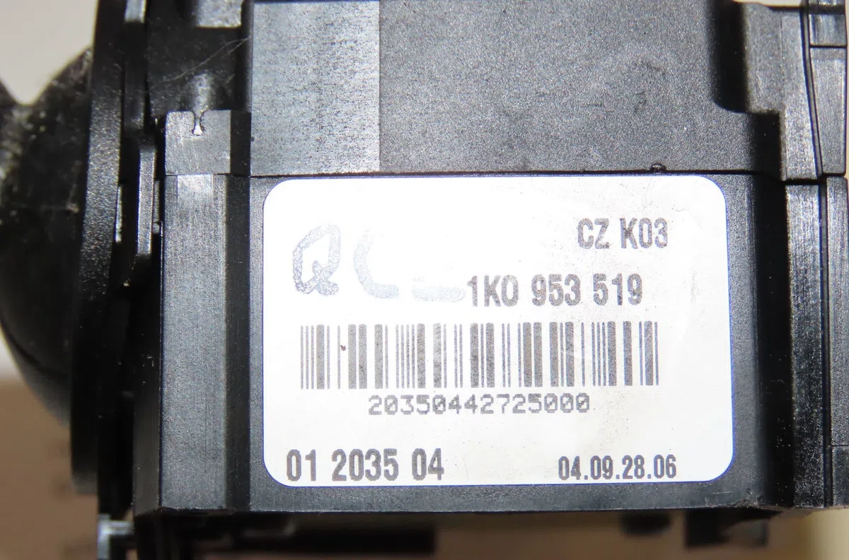 Commande essuie glace Volkswagen GOLF V (1K1) 1.4 16v (2003-2006) occasion — photo 3