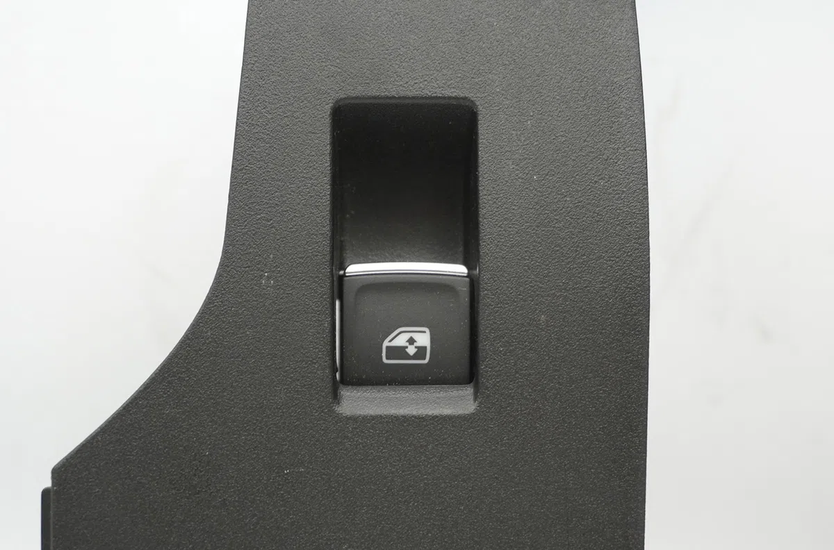 Commande leve-glace porte arrière droite Cupra LEON (KL1) 1.4 e-hybrid (2020) occasion — photo 2