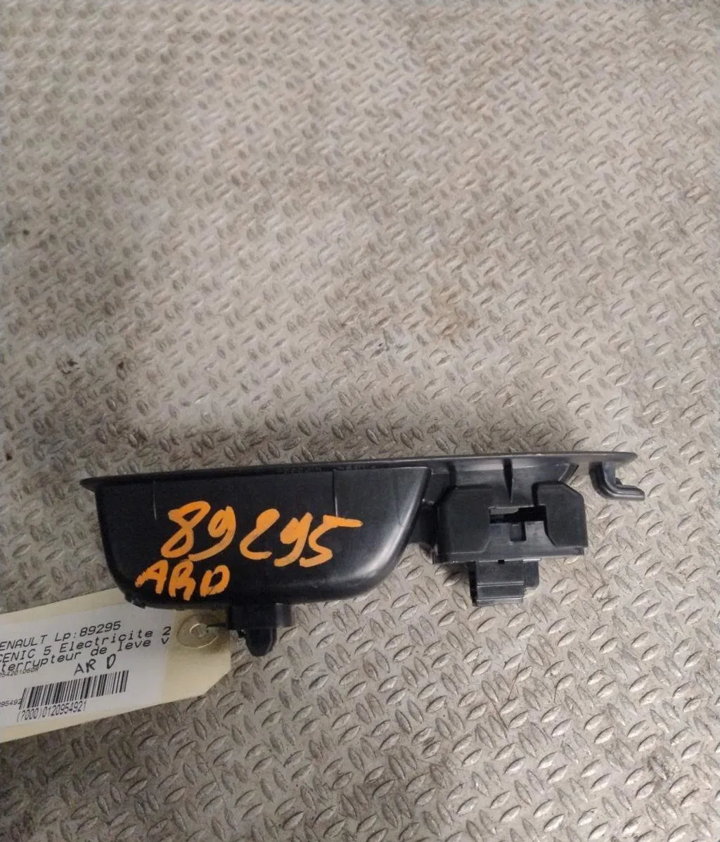 Commande leve-glace porte arrière droite RENAULT SCENIC 5  SCENIC 5 occasion — photo 2