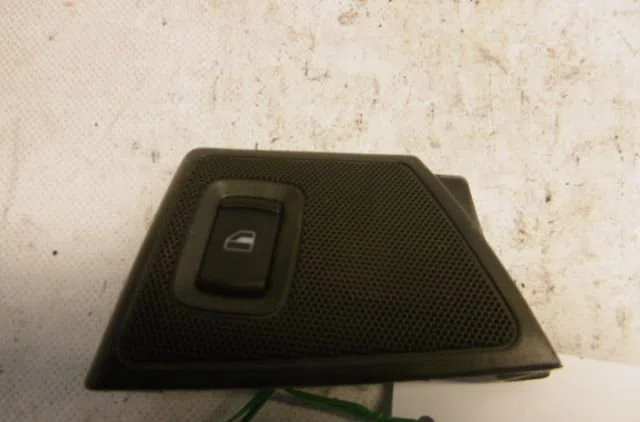 Commande leve-glace porte arrière droite SKODA OCTAVIA 2002 occasion — photo 3