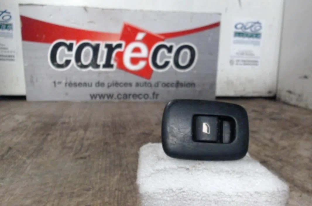 Commande leve-glace porte arrière gauche CITROEN C5 2 BREAK occasion — photo 2