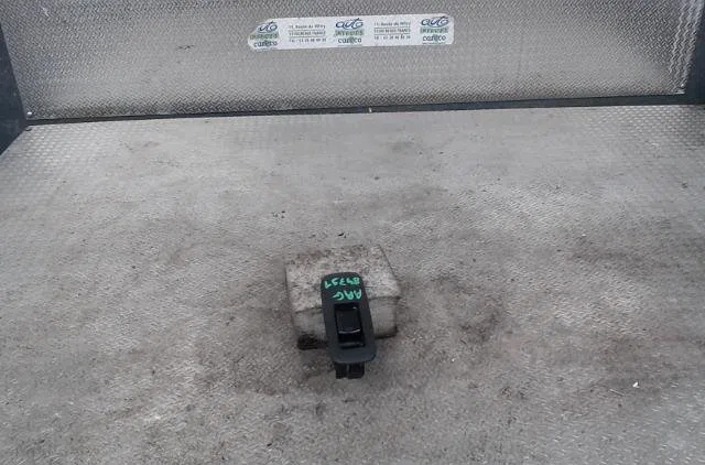 Commande leve-glace porte arrière gauche NISSAN QASHQAI 1 PHASE 2 occasion — photo 2