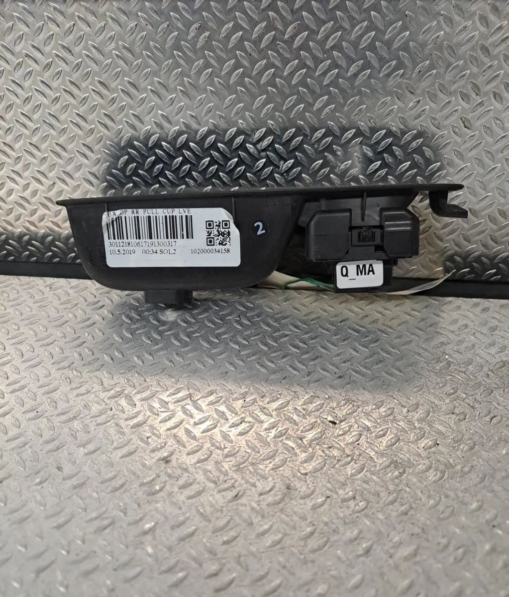 Commande leve-glace porte arrière gauche RENAULT CAPTUR 2  CAPTUR 2 occasion — photo 2