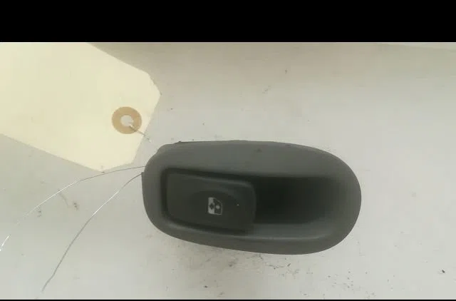 Commande leve-glace porte arrière gauche Renault SCÉNIC I Monospace (JA0-1_, FA0_) 1.6 (ja00, ja16, ja15, ja19, ja1v, ja2b, ja2c, ja0b,... (1999-2003) 5 portes occasion — photo 4