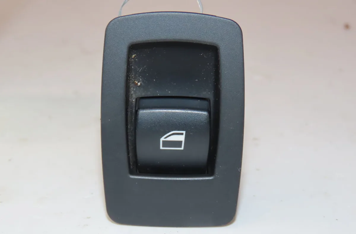 Commande lève-glace porte avant droite Bmw 3 (E90) 320 d (2004-2011) occasion
