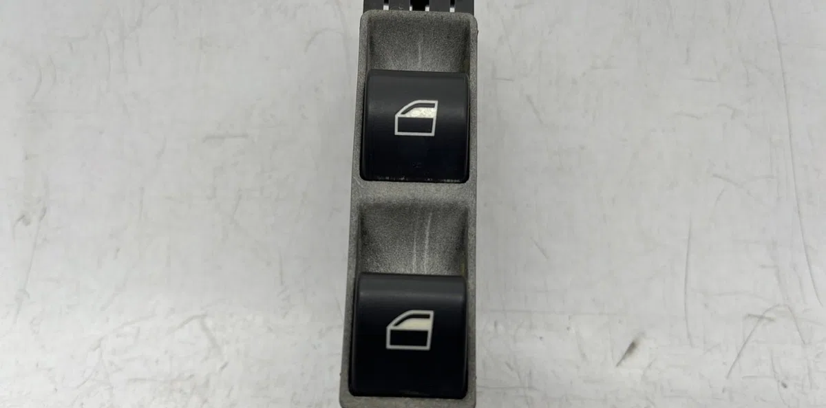 Commande lève-glace porte avant droite BMW SERIE 3 E46 PHASE 1 occasion — photo 2