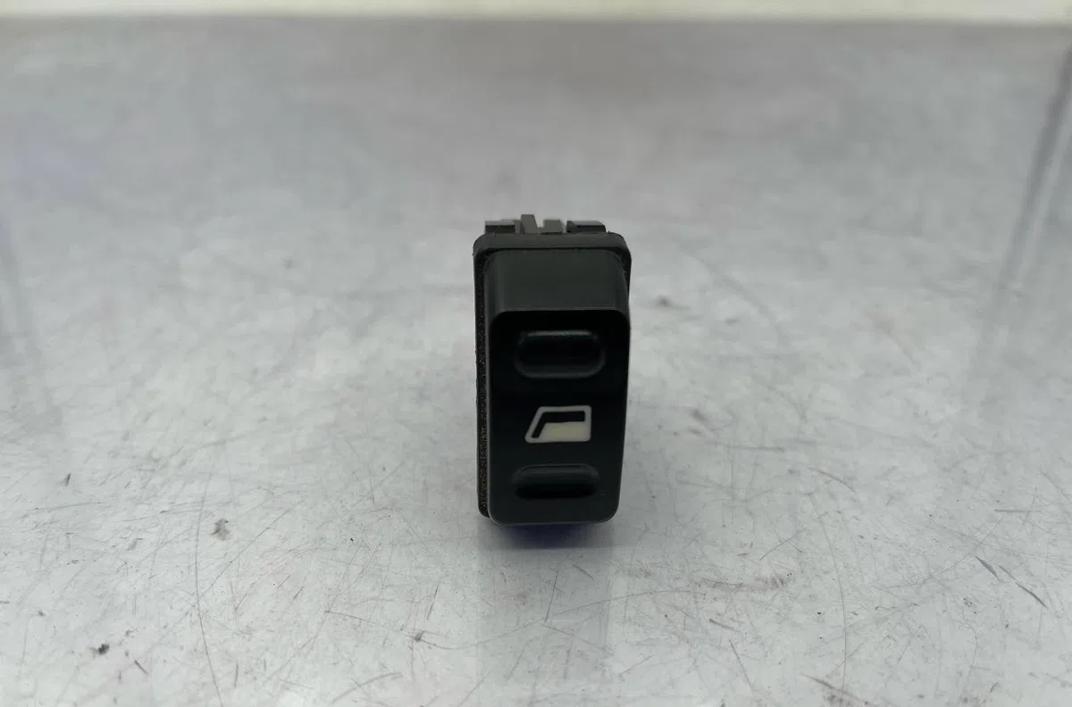Commande lève-glace porte avant droite CITROEN XSARA PICASSO PHASE 1 occasion — photo 3